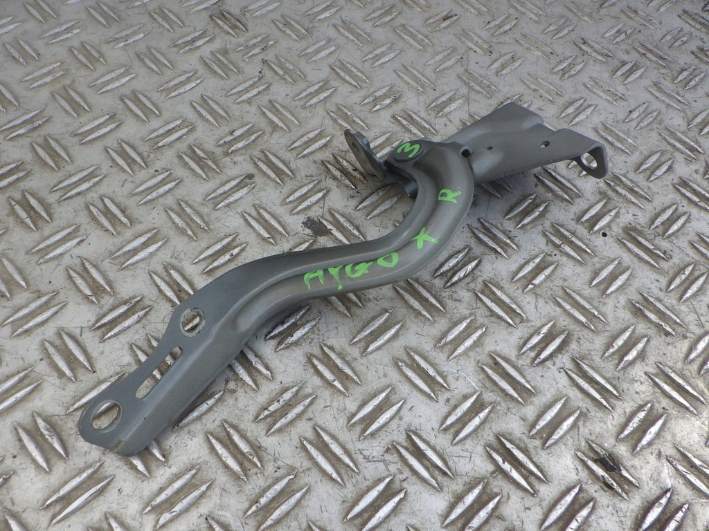 фото №1, Toyota aygo x петля капот правый