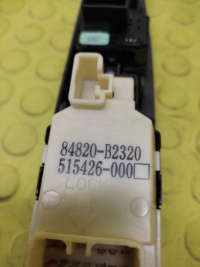 фото №12, Переключатель окон daihatsu cuore vii 84820b2320