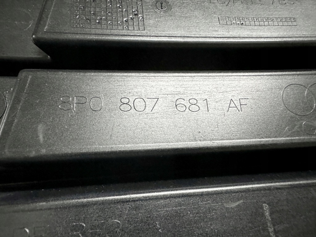 Решітка ліва заглушка - audi a3 8p0, s-line рестайлінг , aso Доставка