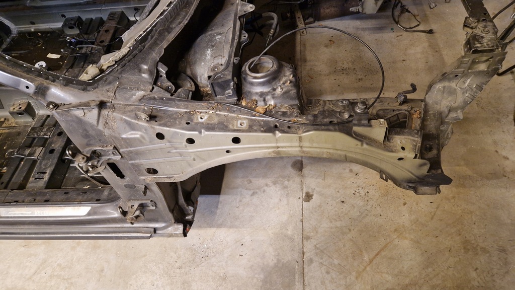 фото №1, Чверть лонжерон правий перед saab 95 9-5 ng