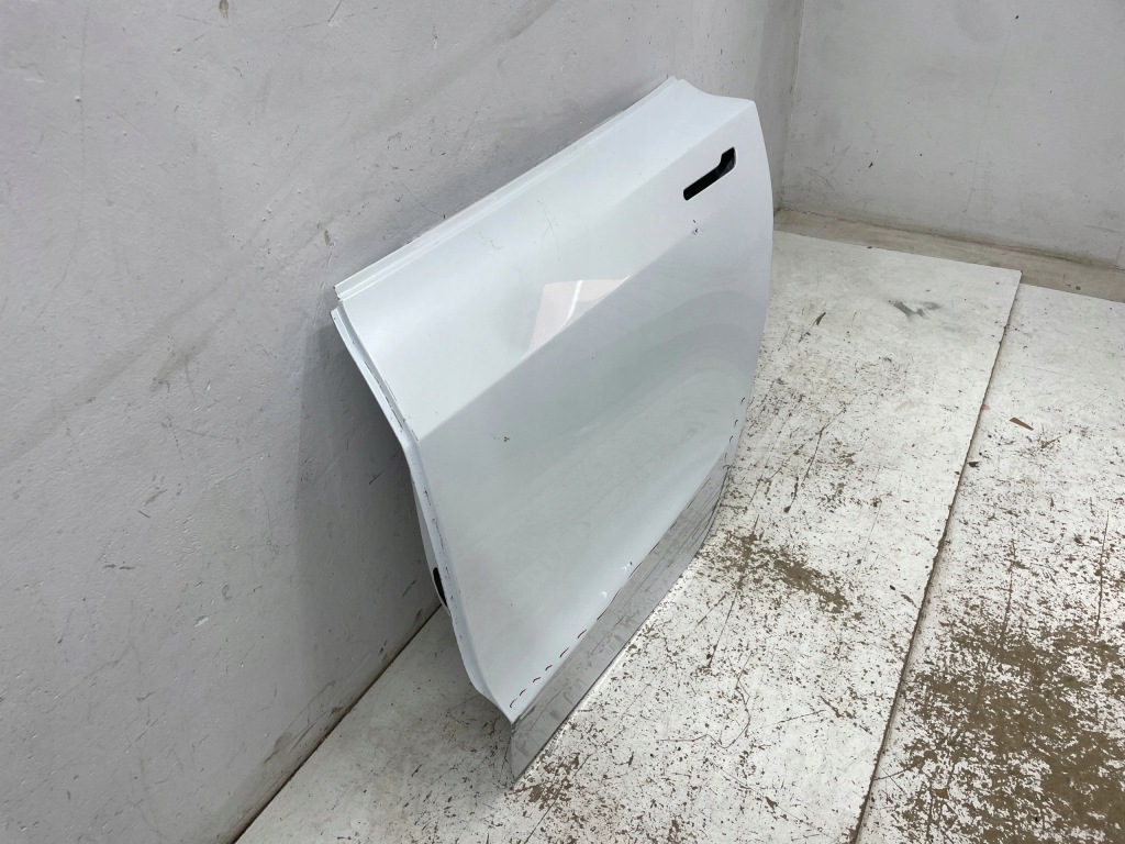 Дверь левый задний  tesla 3 17- Доставка