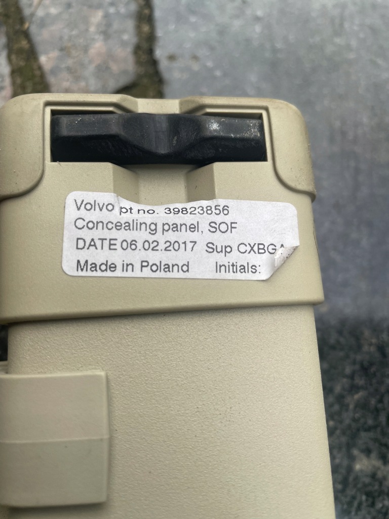 фото №3, Volvo xc60 шторка багажника