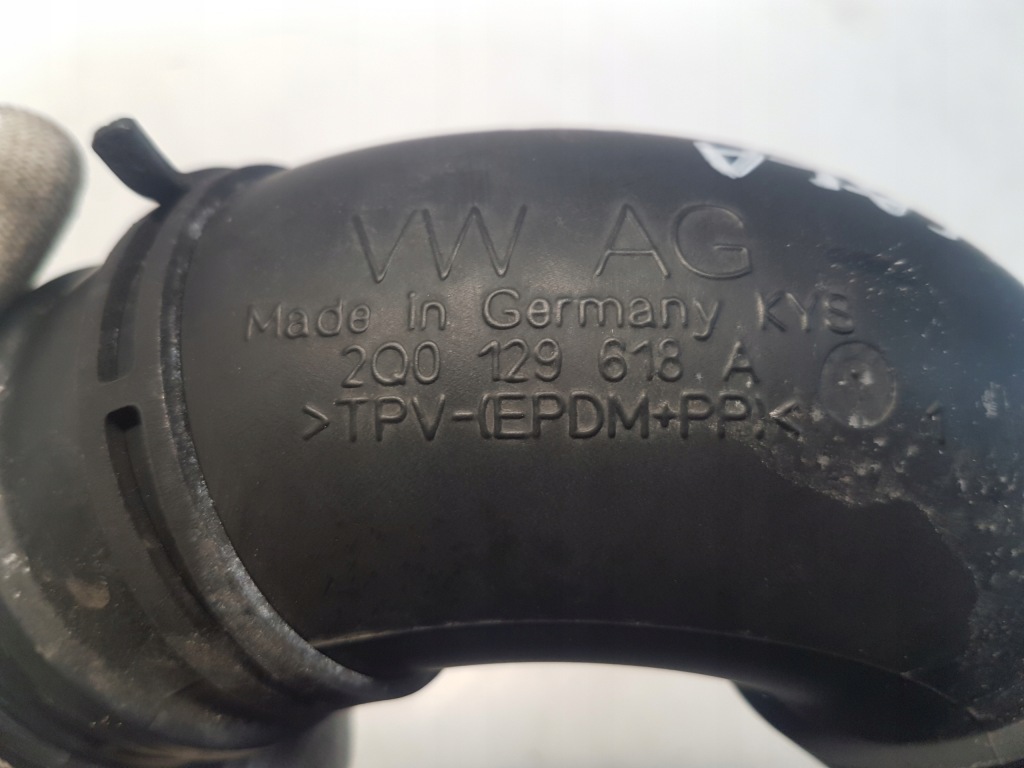 фото №2, Skoda scala труба шланг воздуха 2q0129618a