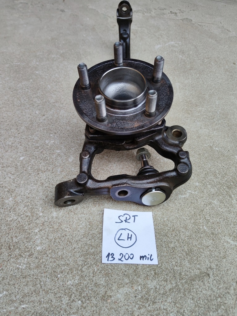 фото №10, Dodge challenger charger srt передняя левая поворотный кулак 2015+