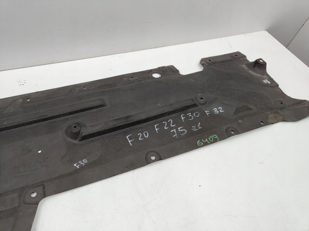 Bmw 2 f22 f23 накладка підвіска ліва 7241833 Недорого