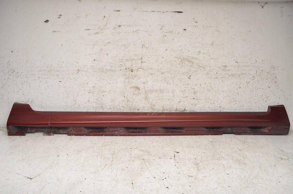 фото №1, Volvo v70 iii молдинг накладка порог правая 30678565
