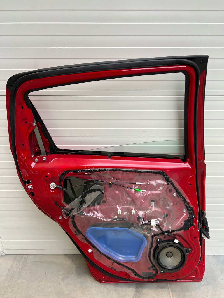 фото №6, Дверь левый задняя задние toyota yaris iii 3