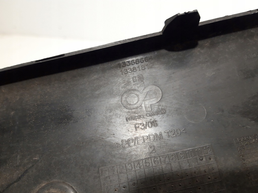 фото №8, Opel astra j iv 4 lift молдинг захист бампера