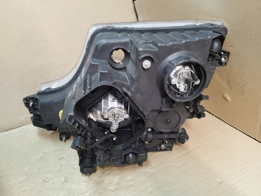 фото №8, Mercedes w960 actros mp4 лампа перед права