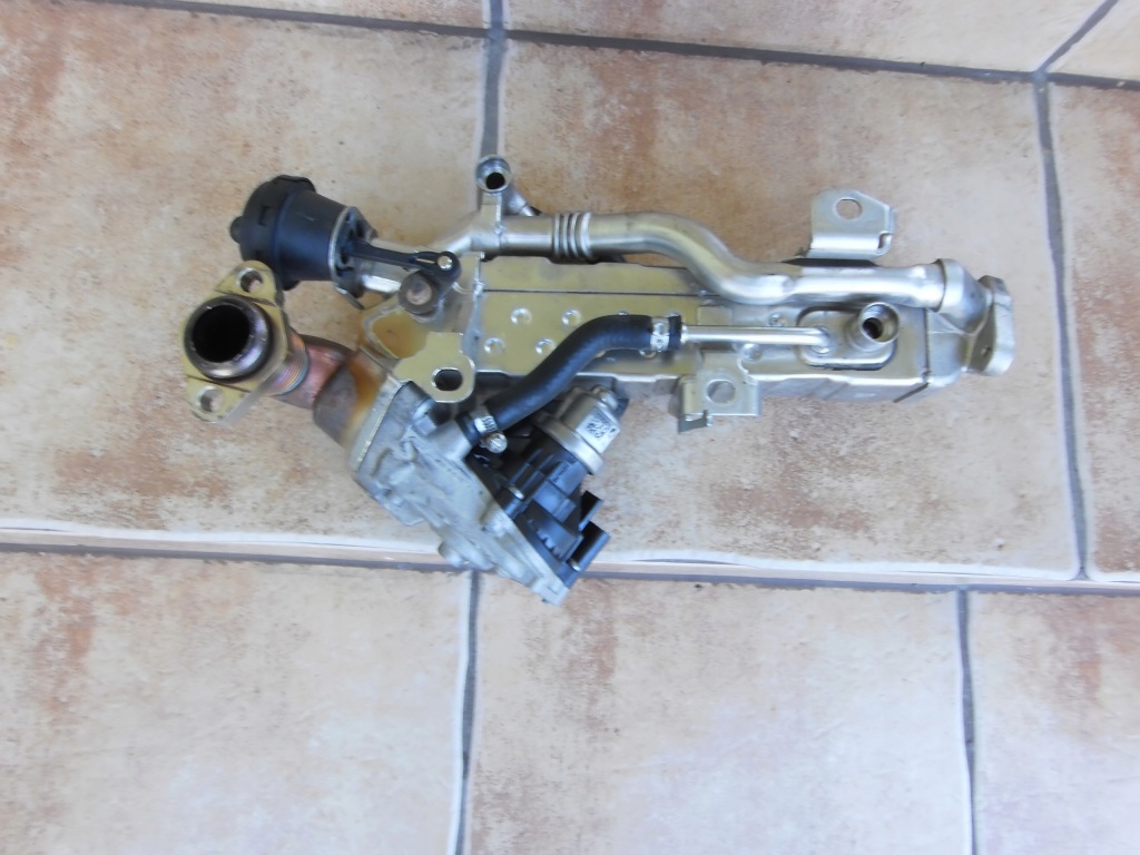 фото №1, Радиатор выхлопных газов клапан egr bmw f10 f11 f20 f30 8476993