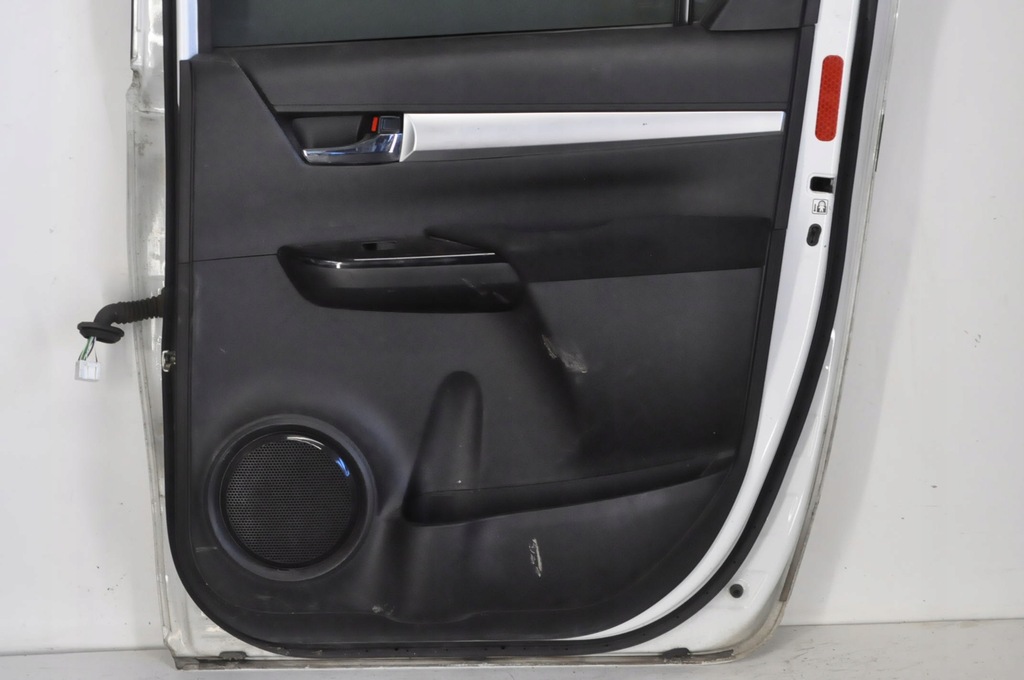 фото №8, Toyota hilux viii дверь правый задняя задние