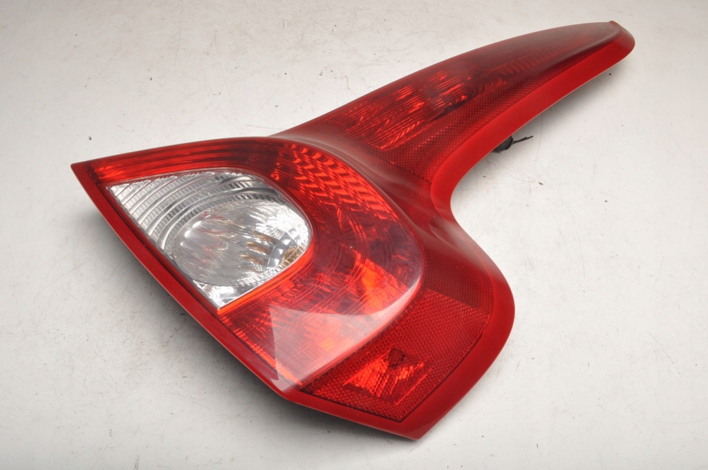 фото №1, Volvo c30 лампа правая задняя правый задняя p2 31213914