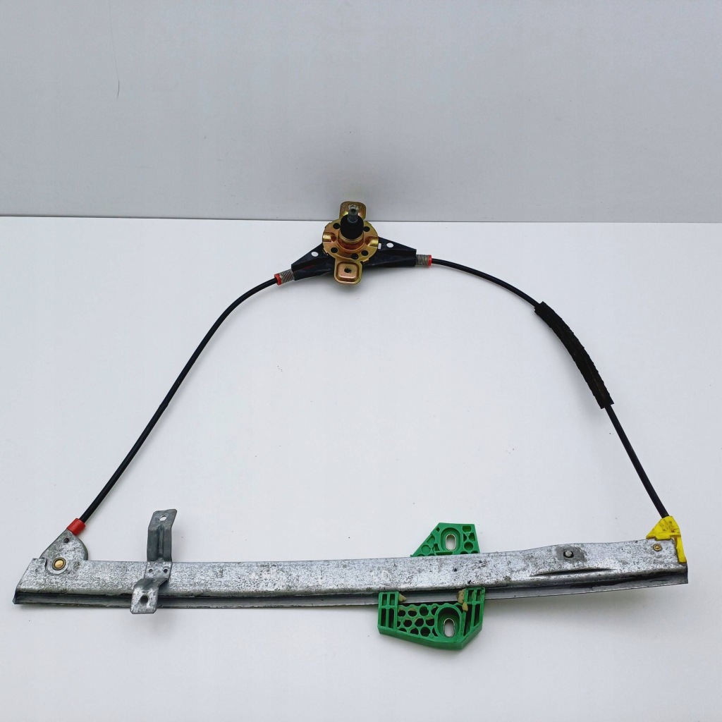 Купить Подъемник окон механический левое  перед mazda 121 3 дверь nr1266