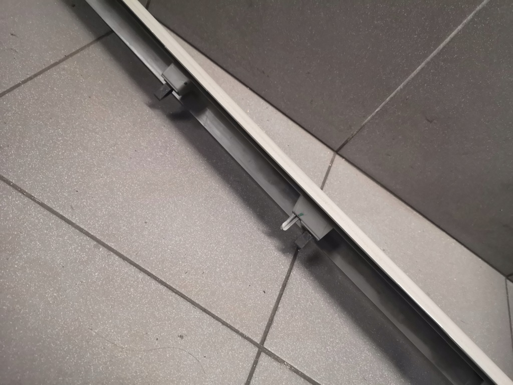 Накладка  порога  правый  передок  audi a6 c6 европа  4f1867272b Цена