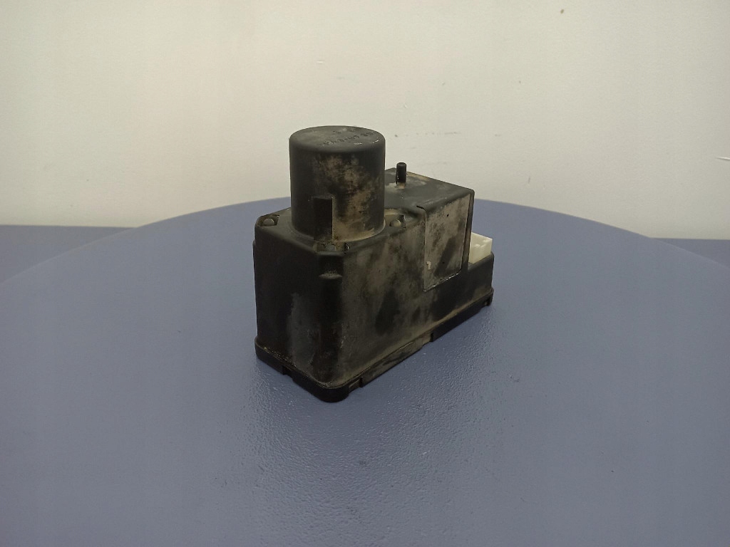 Купити Audi 80 b4 помпа центрального замка 4a0862257j 8tz00652208