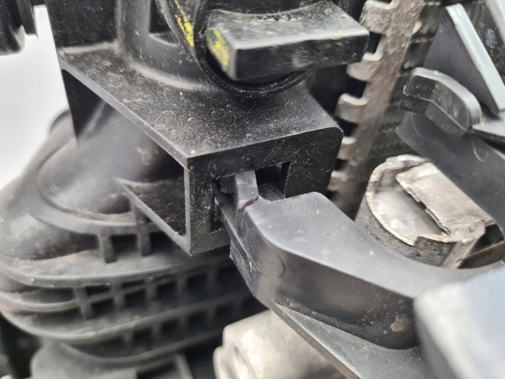 Купить Renault megane 3 рестайлинг  1.6 dci ремень передний радиатор