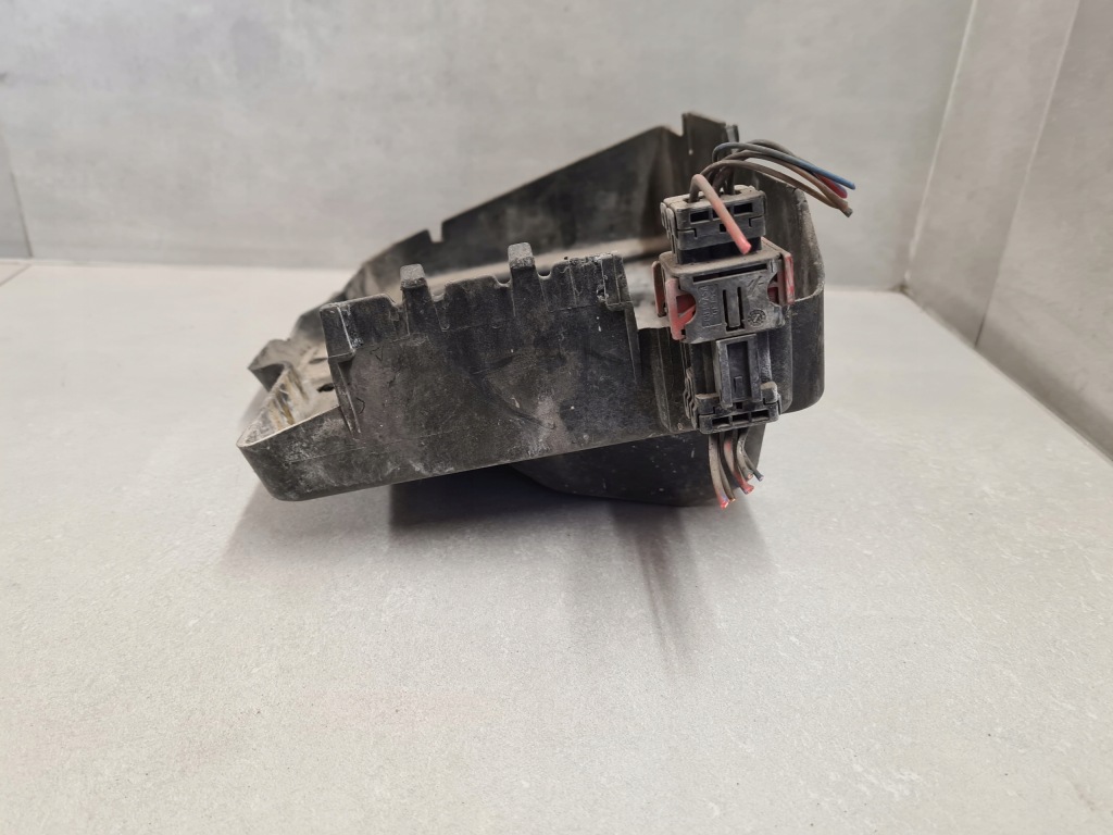 Основа полиця корпус акумулятор opel astra 3 h zafira 2 b в Україні