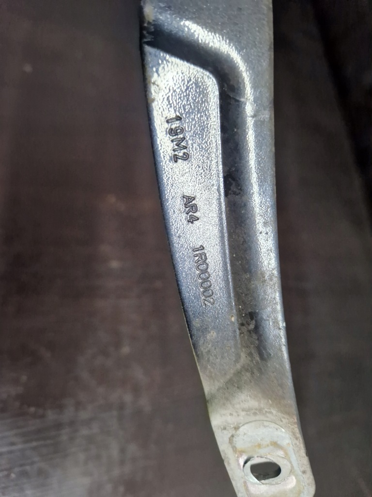 фото №4, Петля капот левый+ правый dacia sandero ii 2