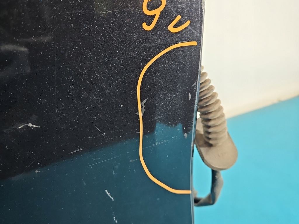 Дверь задняя правое  задняя suzuki splash Доставка