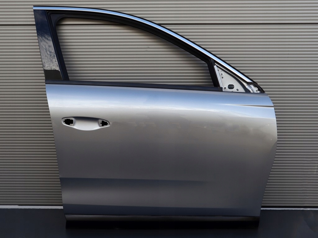 Купити Дверей праве  передні citroen c5 x 21- r. kcac