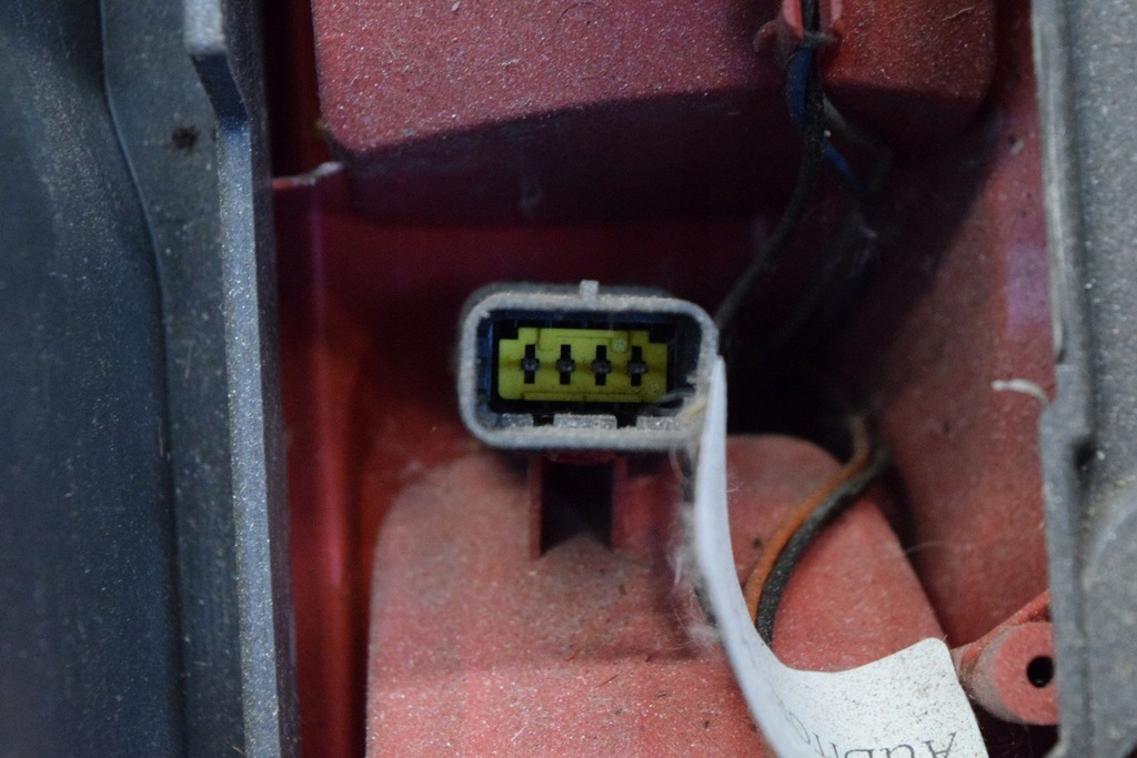 фото №8, Renault trafic ii x83 2006 правая сторона лампа задняя