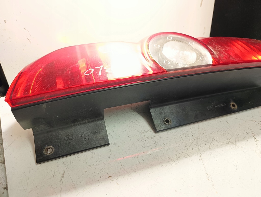 фото №8, Лампа задня ліва fiat doblo ii opel combo d eu europa 00518106740