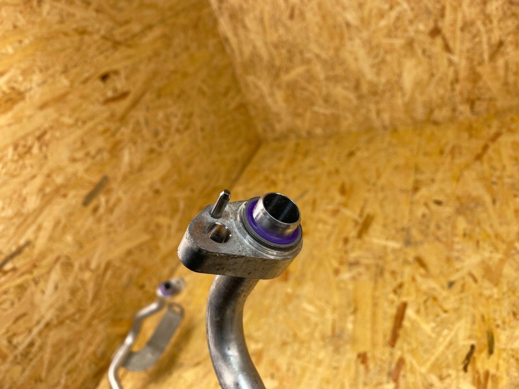 Патрубок трубка шланг кондиціонера mercedes eqa eqb w243 h243 a2438307400 в Україні