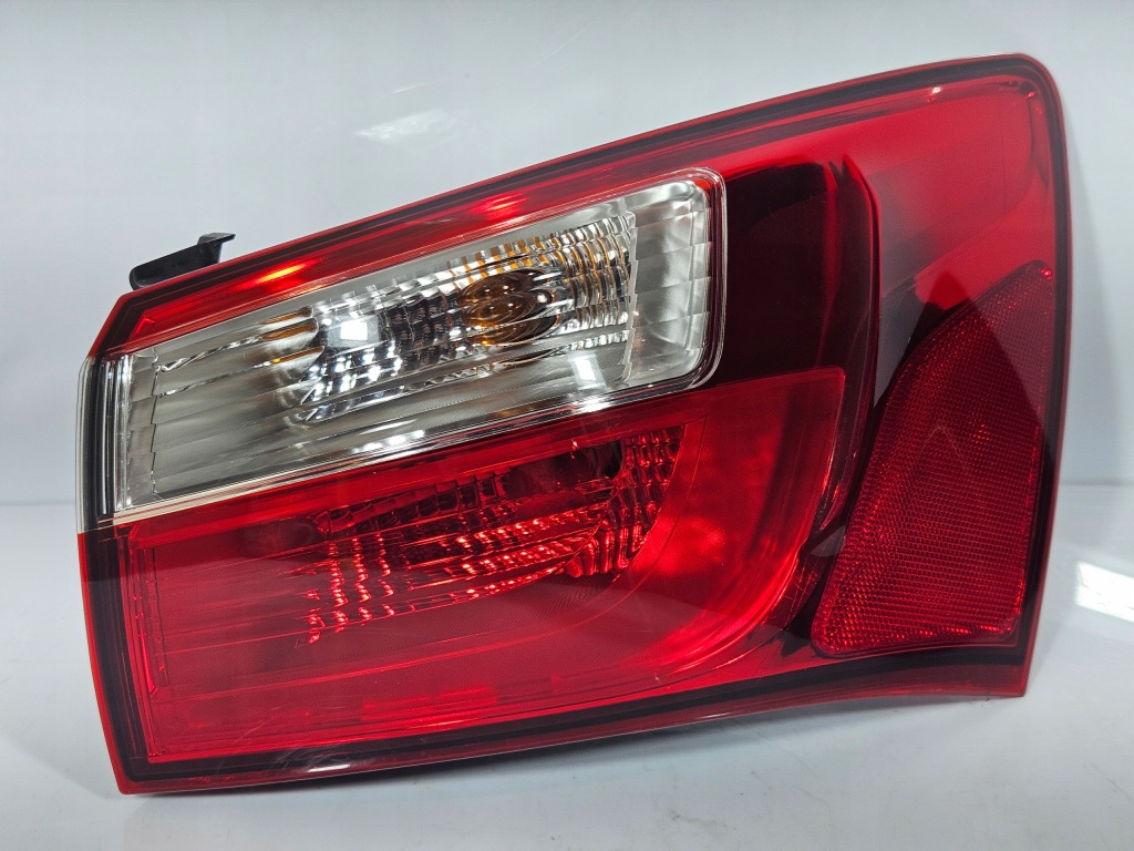фото №1, Лампа правая задняя задняя kia rio 3 iii sedan