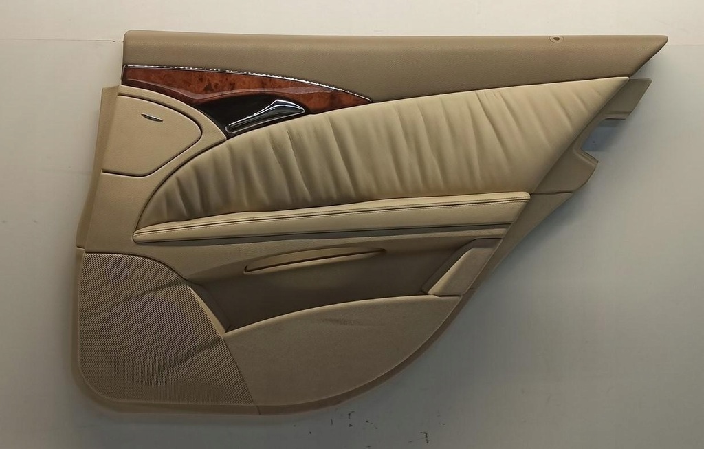 фото №1, Mercedes w211 обшивка дверь правый задняя w2117307063