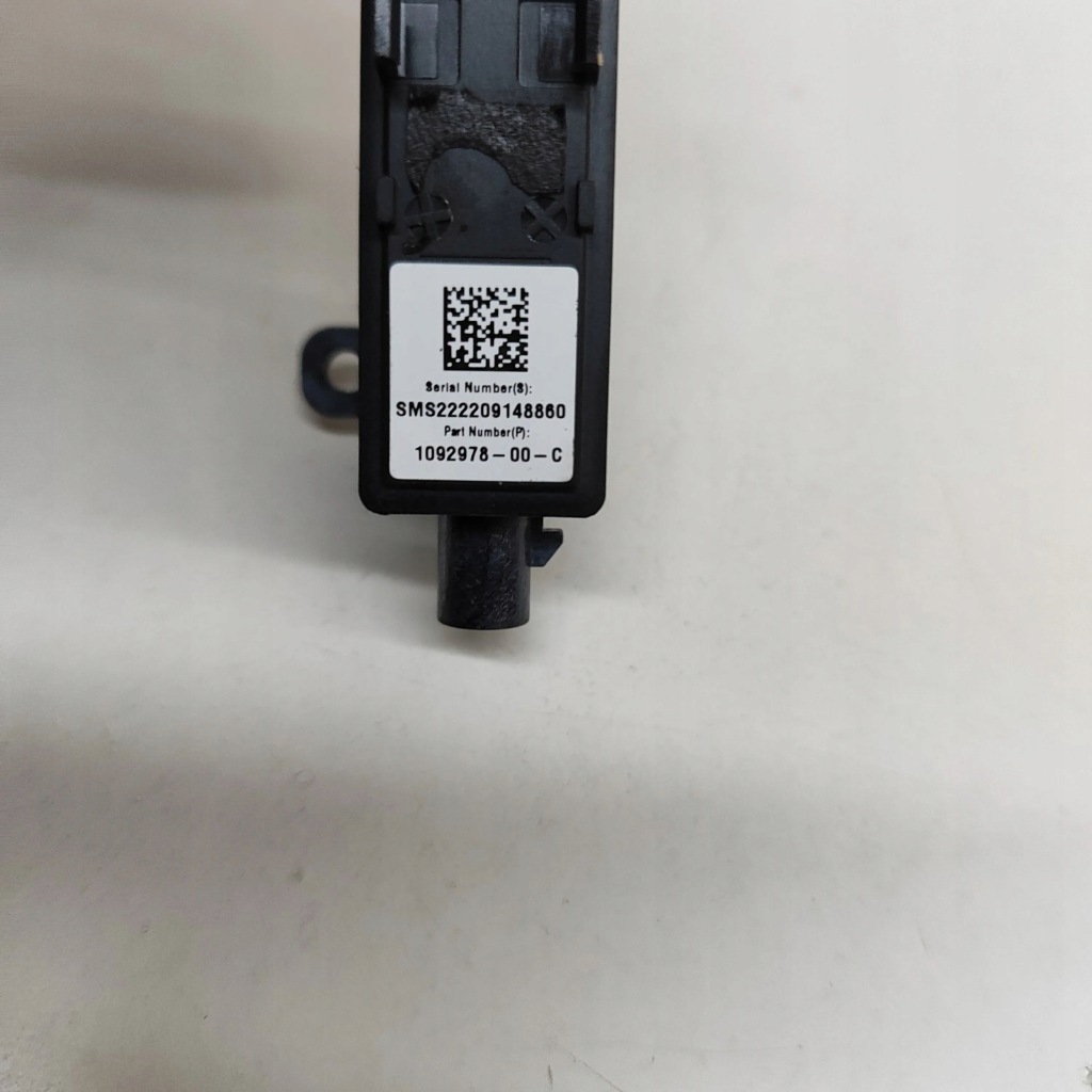 Tesla model y 2023 ліва сторона камера на крила бічний Недорого