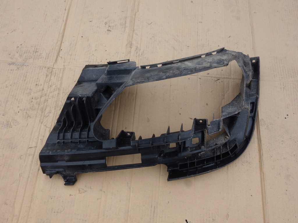 фото №1, Audi оригинальный номер 8w0807347f кронштейн выхлоп