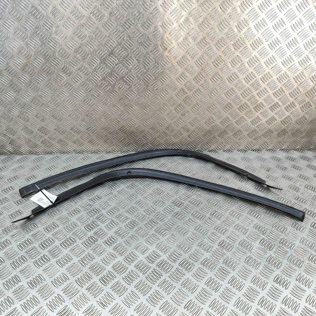 фото №1, Молдинг декоративна багажника mercedes-benz slk r172 a1726930117 26546454 2.1l