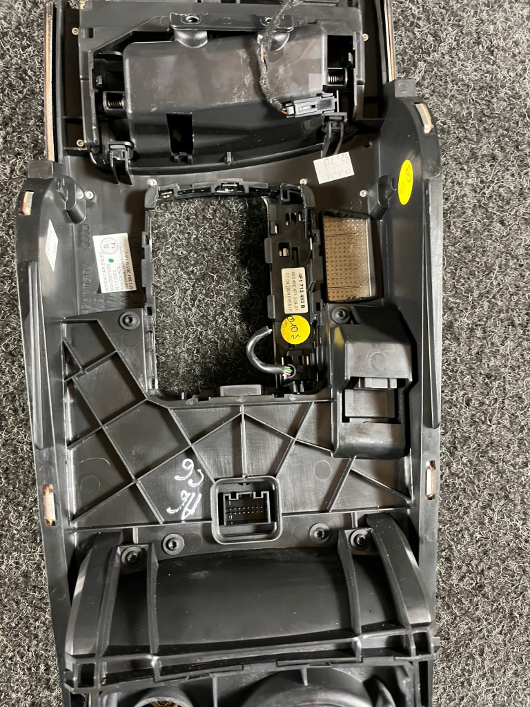 фото №13, Audi a6 c6 панель mmi тунель середній панель  комплект