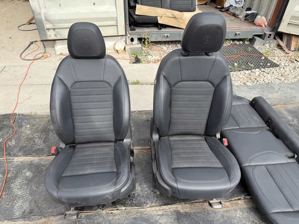 фото №1, Alfa romeo stelvio сиденья комплект