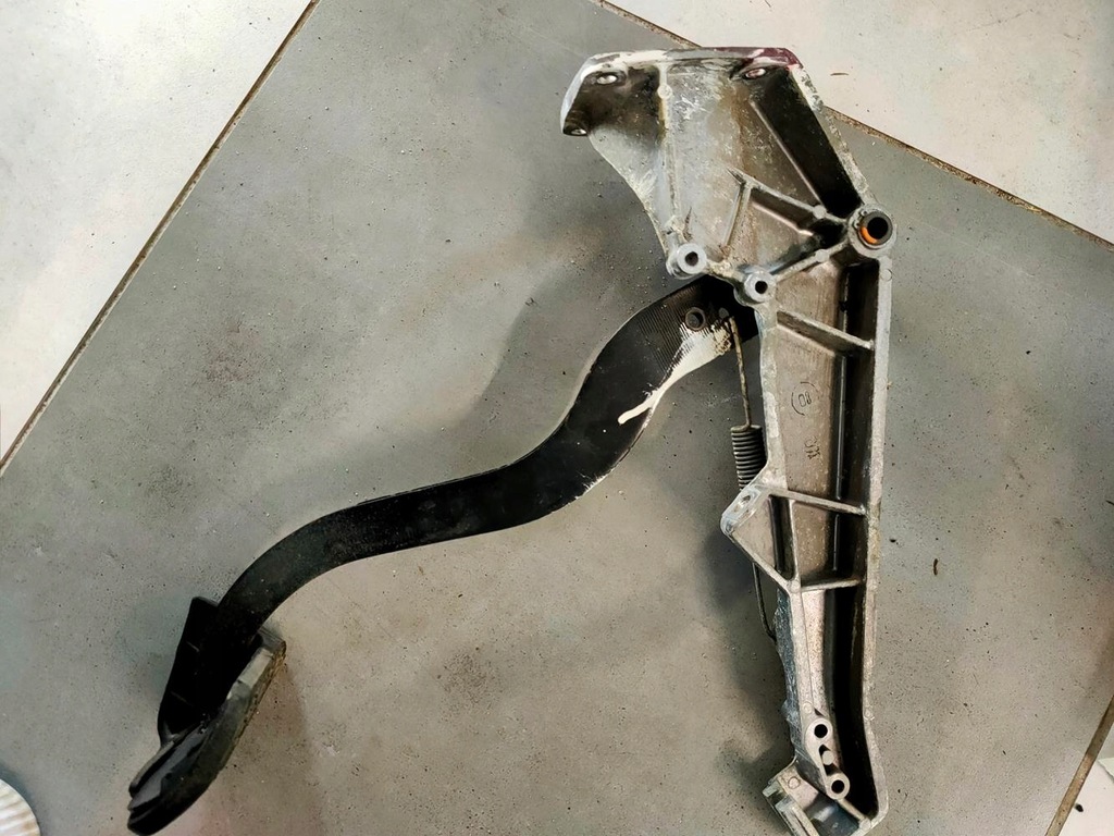 фото №6, Педаль тормоза mercedes 107 с датчиком