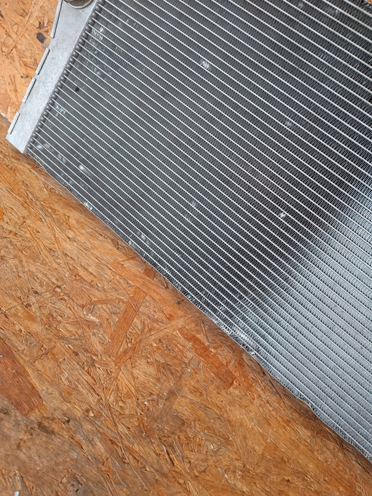 Радіатор води bmw 7 f01 f02 f03 f04 730d 7805627-03 Ціна