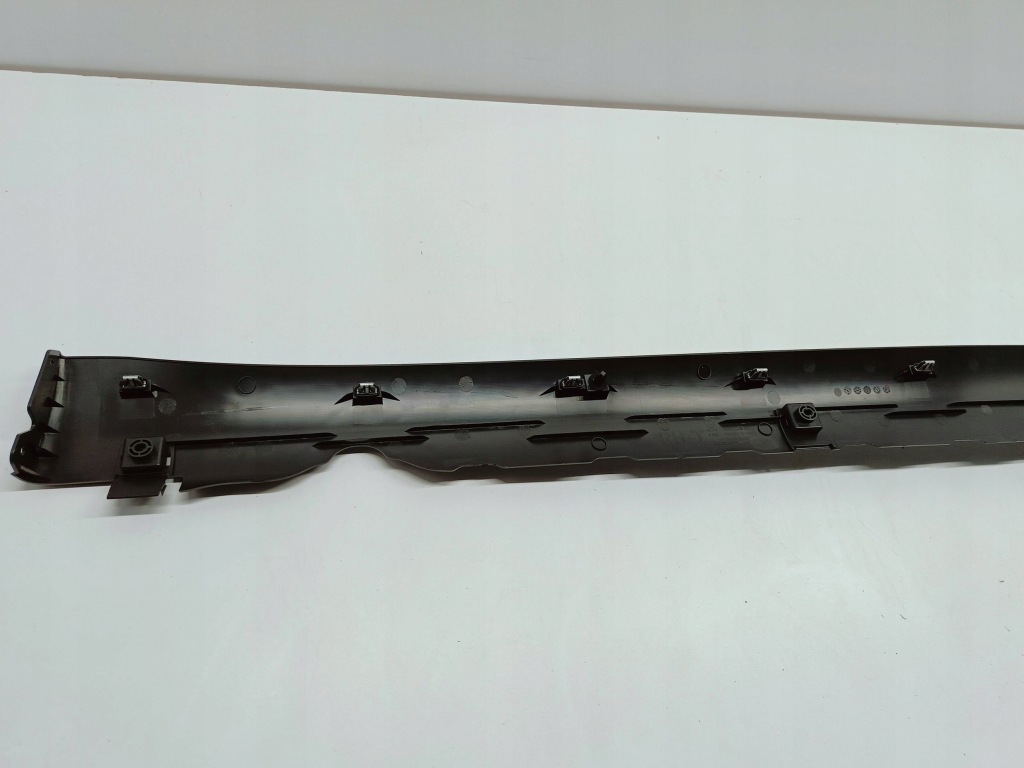 Tesla model 3 m3 17- поріг молдинг поріг накладка права 1089831-00-d Ціна