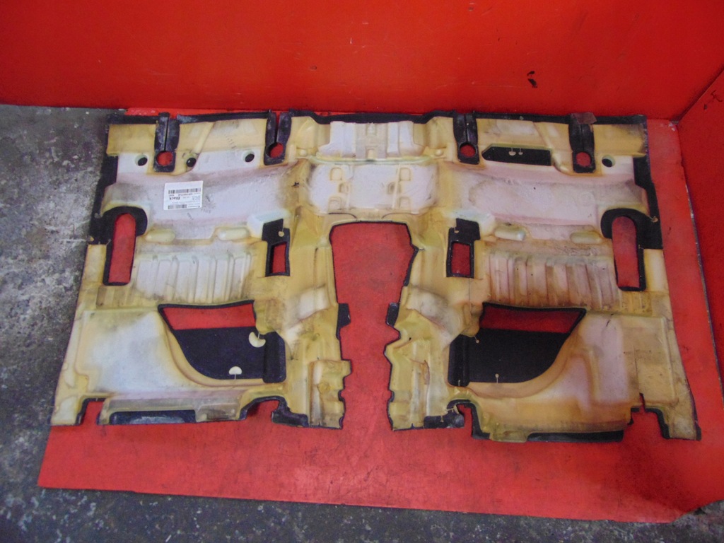 фото №9, Mercedes r-klasa w251 короткий 05- обшивка коврик задняя a2516803140