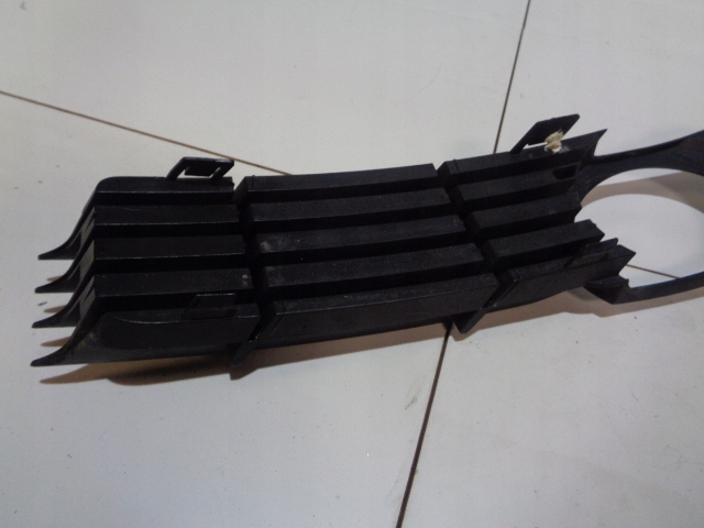 фото №6, Решётка бампера левый перед audi a8 d3 03-06 4e0807681a