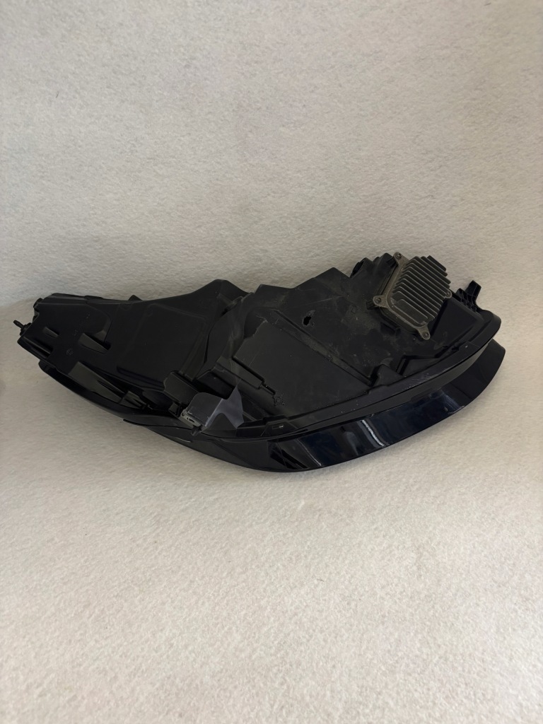 Фара ліва перед tesla model 3 y рестайлінг  full led 1514952-00-e європа Зі Шроту