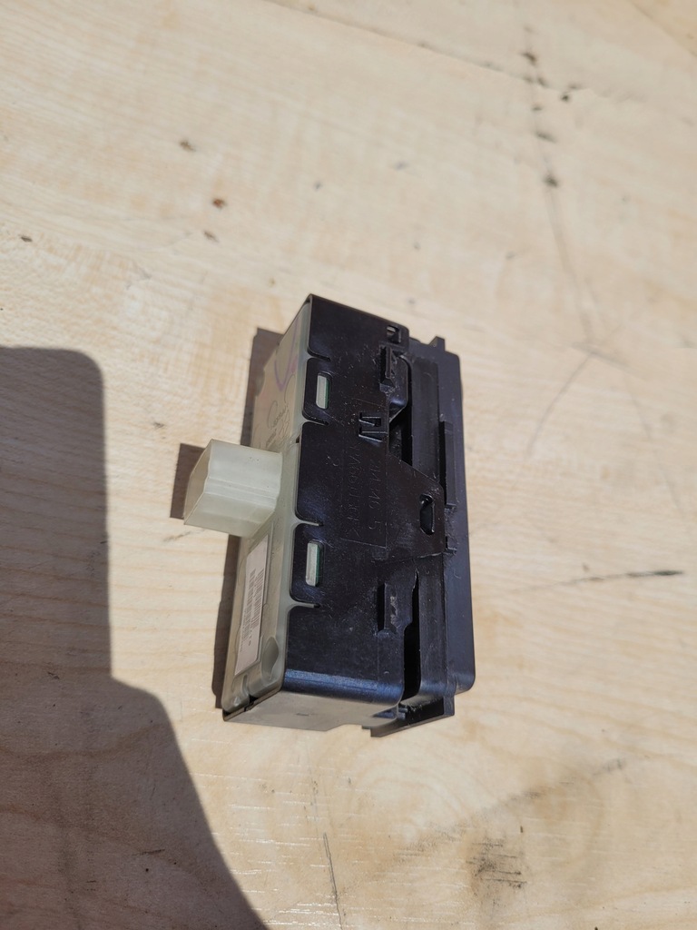 фото №6, Jeep grand cherokee wk 8-10 кнопка стекло блокировка