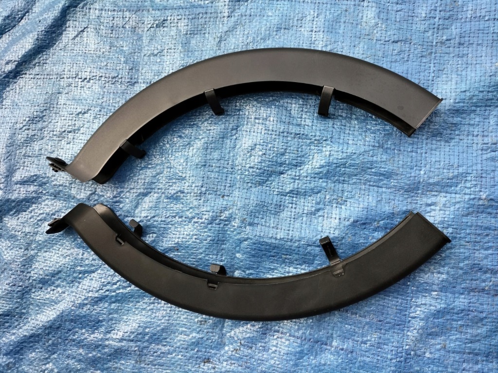 фото №1, Защита петля крышки багажника левый правый задняя mercedes cls w218 c218