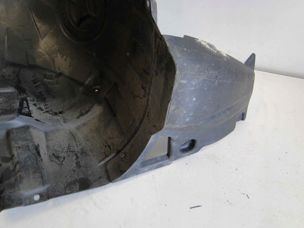 Mercedes b w247 247 підкрилок передні праве cz 1 Доставка