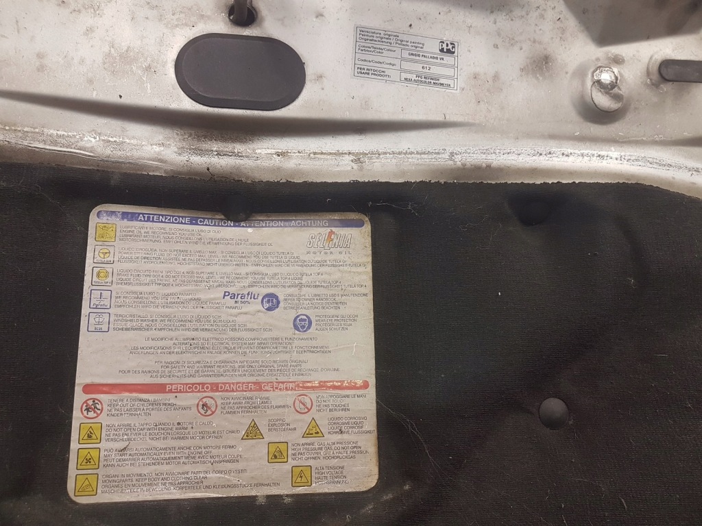 Капот крышка двигателя lancia lybra Доставка