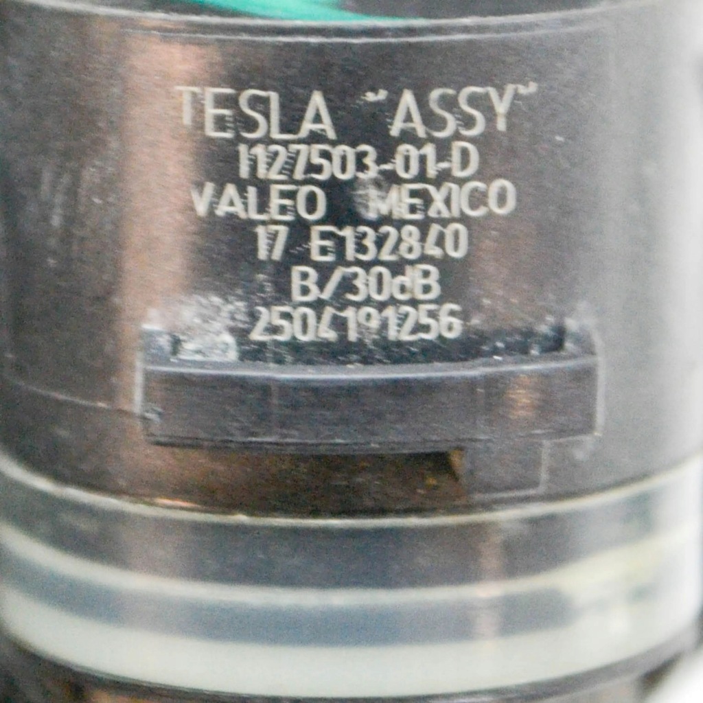 Tesla model 3 2018 с задний датчик парковки pdc с Разборки