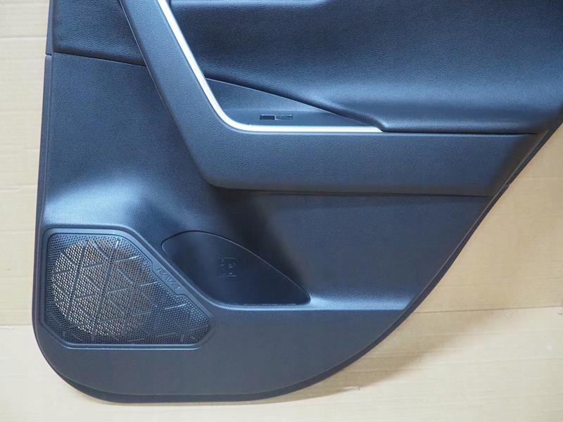 фото №2, Обивка обшивка дверь правый задняя toyota rav4 v