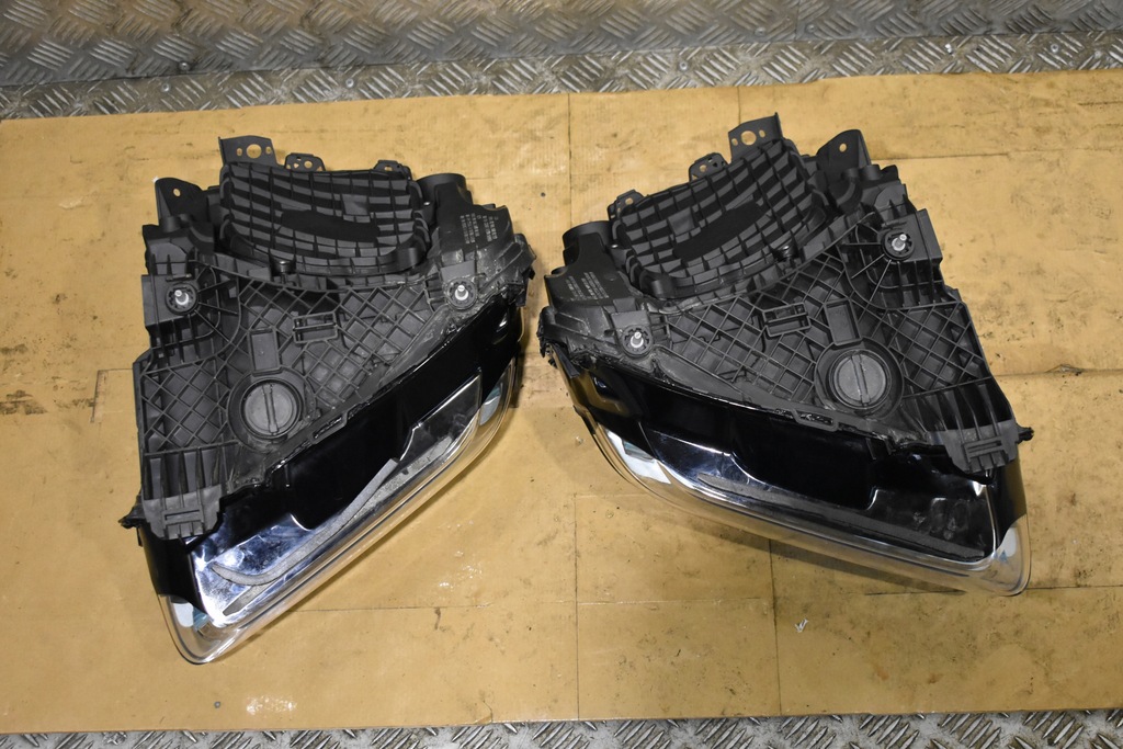 фото №8, Idealny kpl. лампы передние левая правая matrix porsche taycan 1