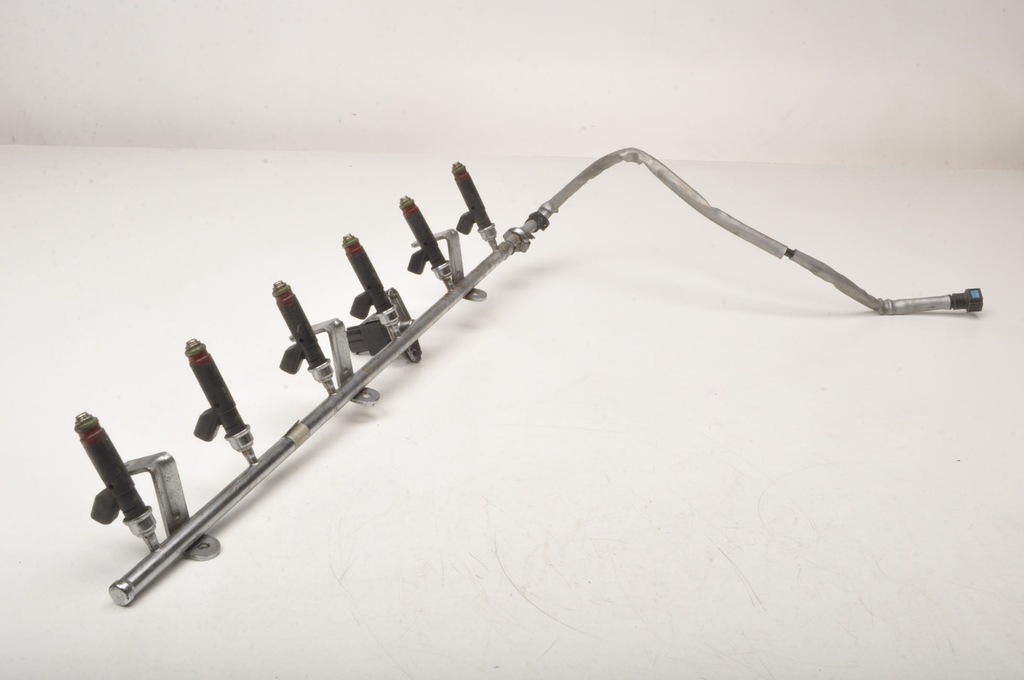 фото №9, Aston martin db9 6.0 молдинг упорскування інжектор 4g4e-9s441-ab