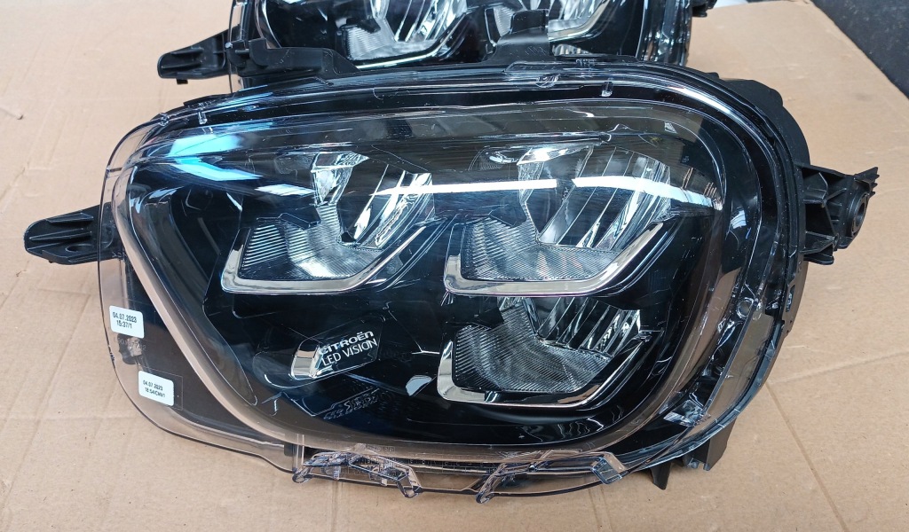 фото №5, Nowa лампа передняя левая citroen c3 iii full led