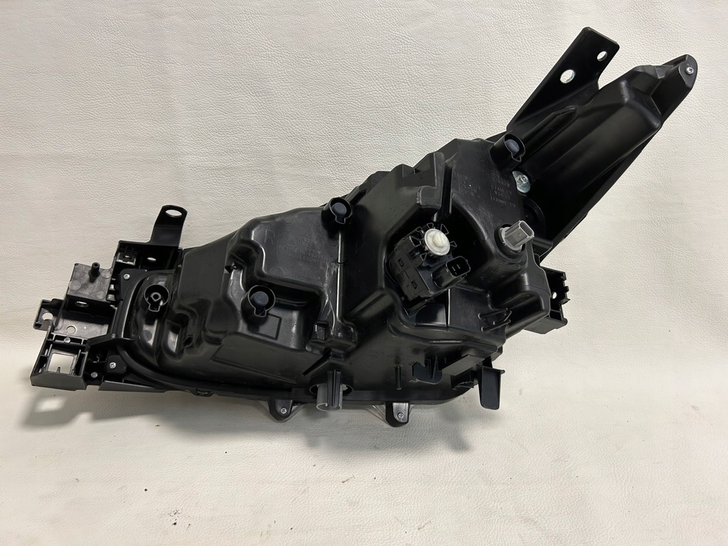 фото №7, Mazda 3 led lift 2017- права лампа перед